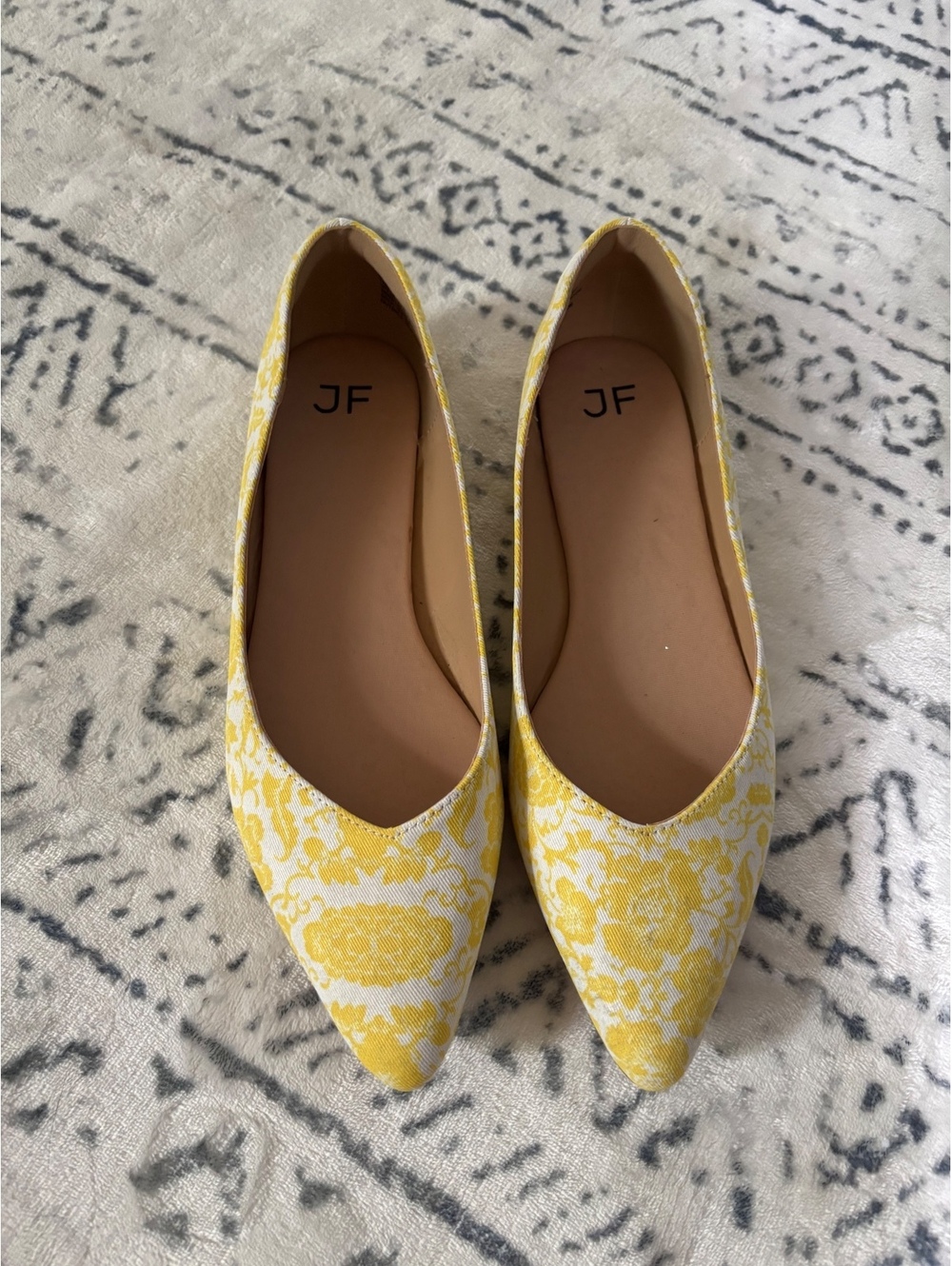 JF Amanda Pointed Toe Flats in Yellow and White Textile, Size 9 - Picture 2 of 3